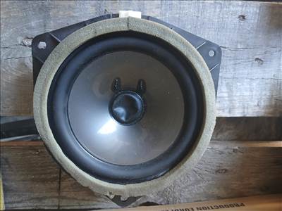 Lexus IS 250 bal hátsó közép hangszóró 