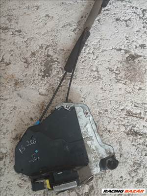 Lexus IS 220d ajtózár szerkezet 