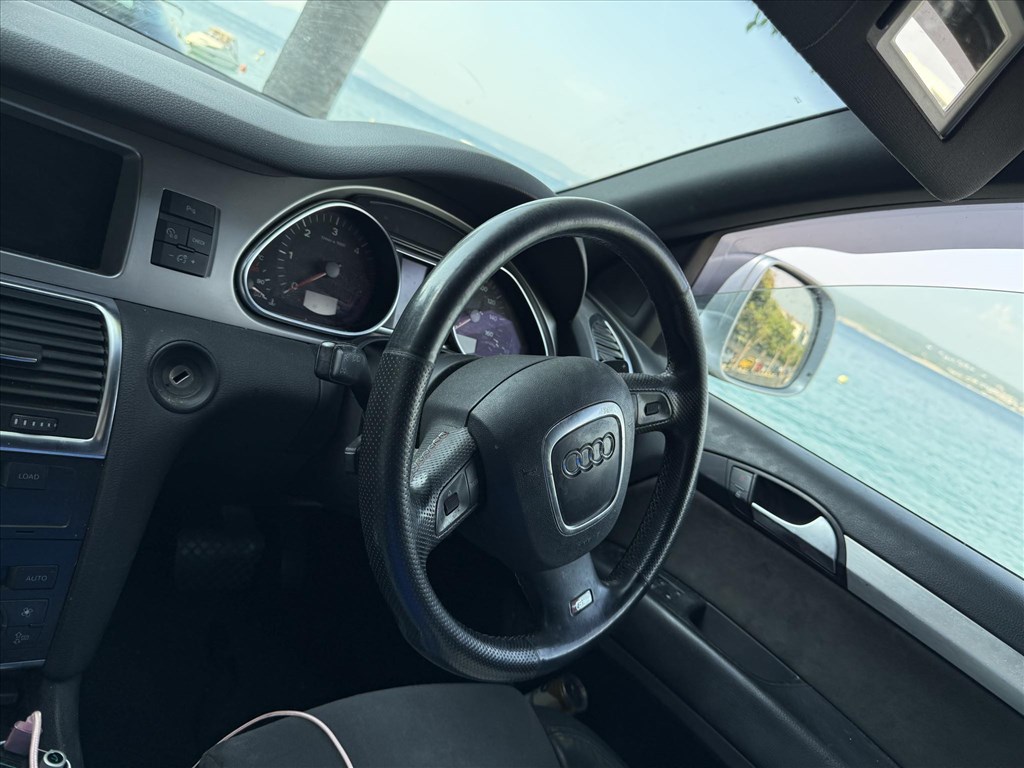 Audi Q7 (4L) bontott alkatrészei 2. kép