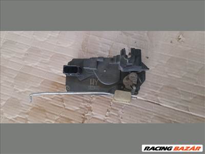Opel Zafira B Jobb hátsó Ajtózár Motor 2695 ,  13220372