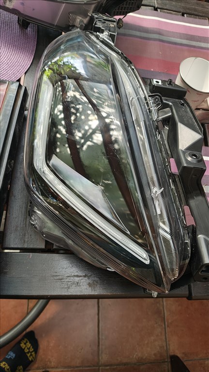 Suzuki Swift VII jobb első fényszóró  1. kép