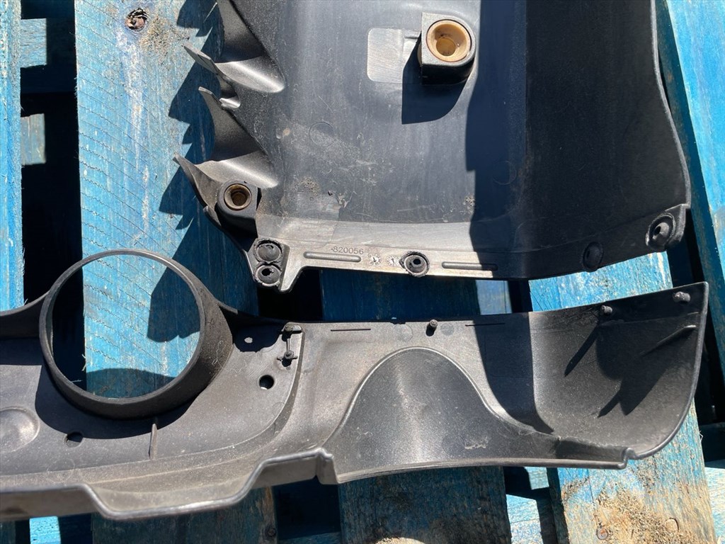 PORSCHE CAYENNE 955 Felső Motorburkolat 4. kép