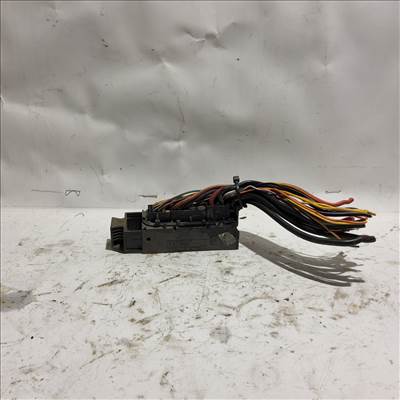 Alfa Romeo 147 2000-2010 Elektromos csatlakozó Használt ABS a képen látható sérüléssel 51758544