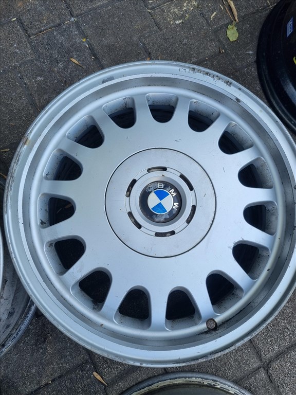  5x120 lyukosztású 7,5JJ 16" használt gyári BMW alufelni 2. kép