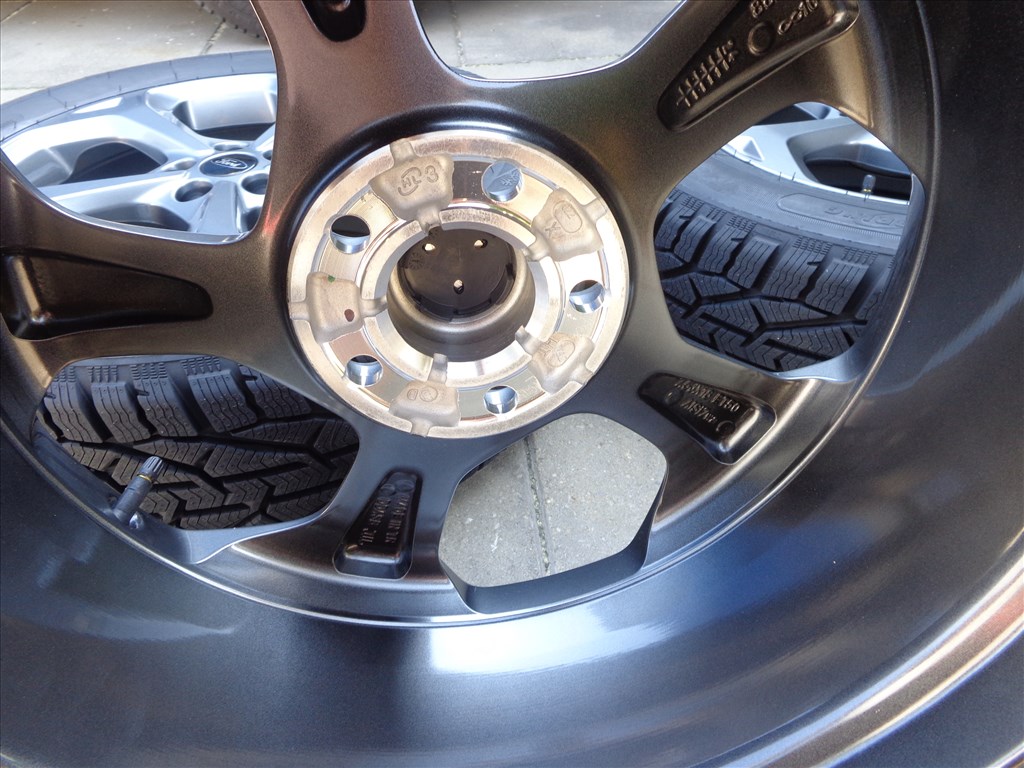 Ford Kuga új téli garnitúra TPMS-sel 10. kép