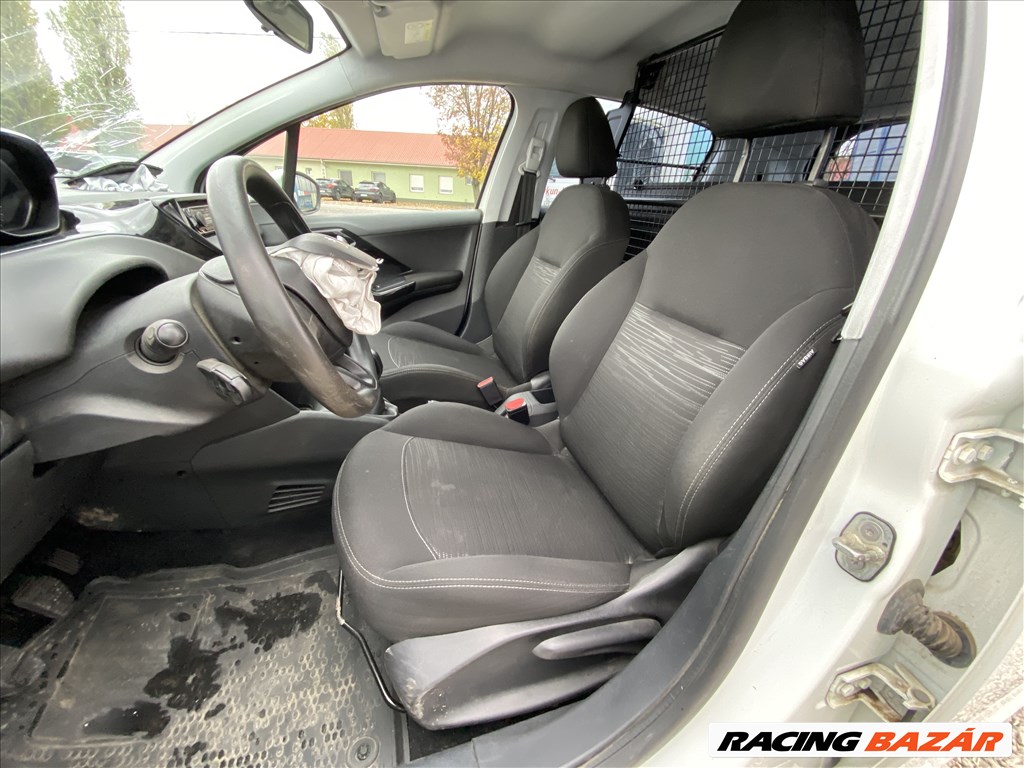 Bontásra:  Peugeot 208 1.6 Blue HDI Van első ülés  vf3crbhw6gt100219 5. kép