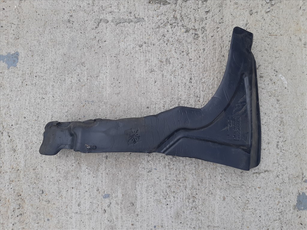 Bontásra: Volvo V40 bal oldali sárvédő zajcsökkentő  yv1mv8431f2223368 31283054lh 3. kép