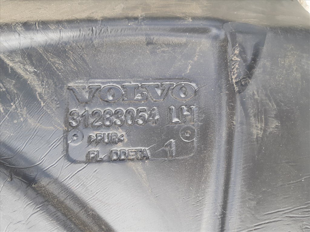 Bontásra: Volvo V40 bal oldali sárvédő zajcsökkentő  yv1mv8431f2223368 31283054lh 4. kép