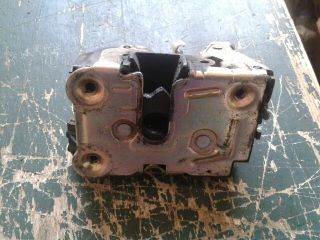 Renault Clio I Jobb hátsó Ajtózár *51305*