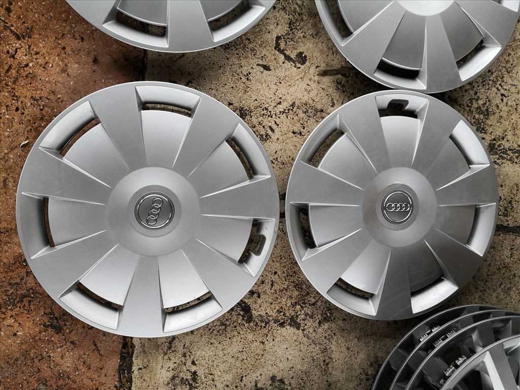 16-os Gyári Audi dísztárcsa 15000ft a 4db/13/ 2. kép