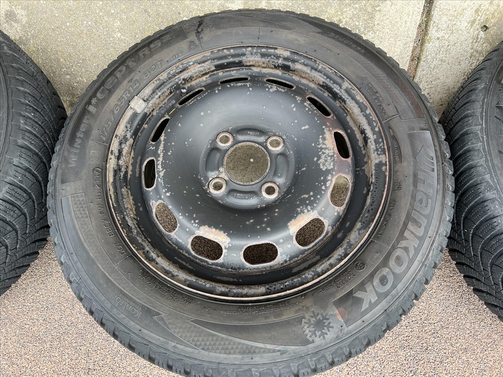  Hankook Winter i*cept RS2 téli 175/65 R14 82 T TL / Gyári acélfelni 14 BB5 1/2 JX14X47.5 14x5,5 2. kép