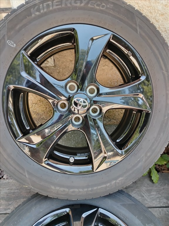  Toyota Yaris 2020-2024 15" alufelni 185/65 új Hankook nyári gumi  4. kép