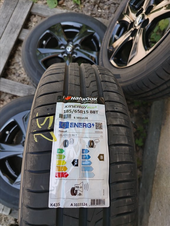  Toyota Yaris 2020-2024 15" alufelni 185/65 új Hankook nyári gumi  7. kép