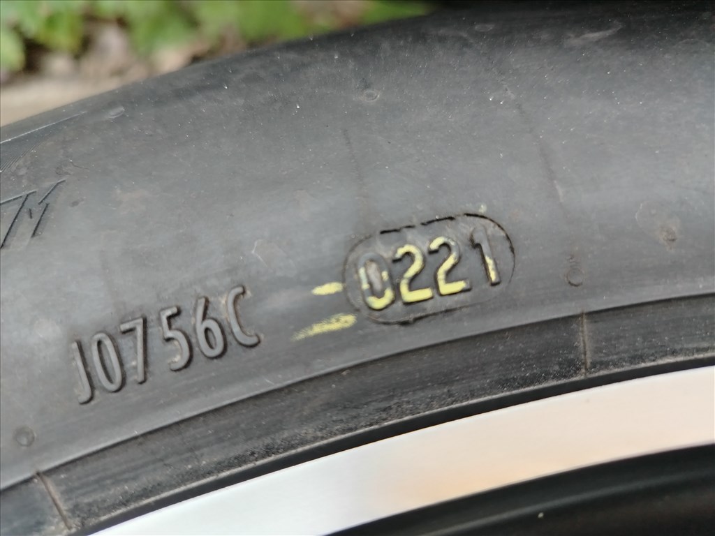  FIAT 500X 17" (gyári felni) alufelni, 215/55 új Pirelli nyári gumi  6. kép