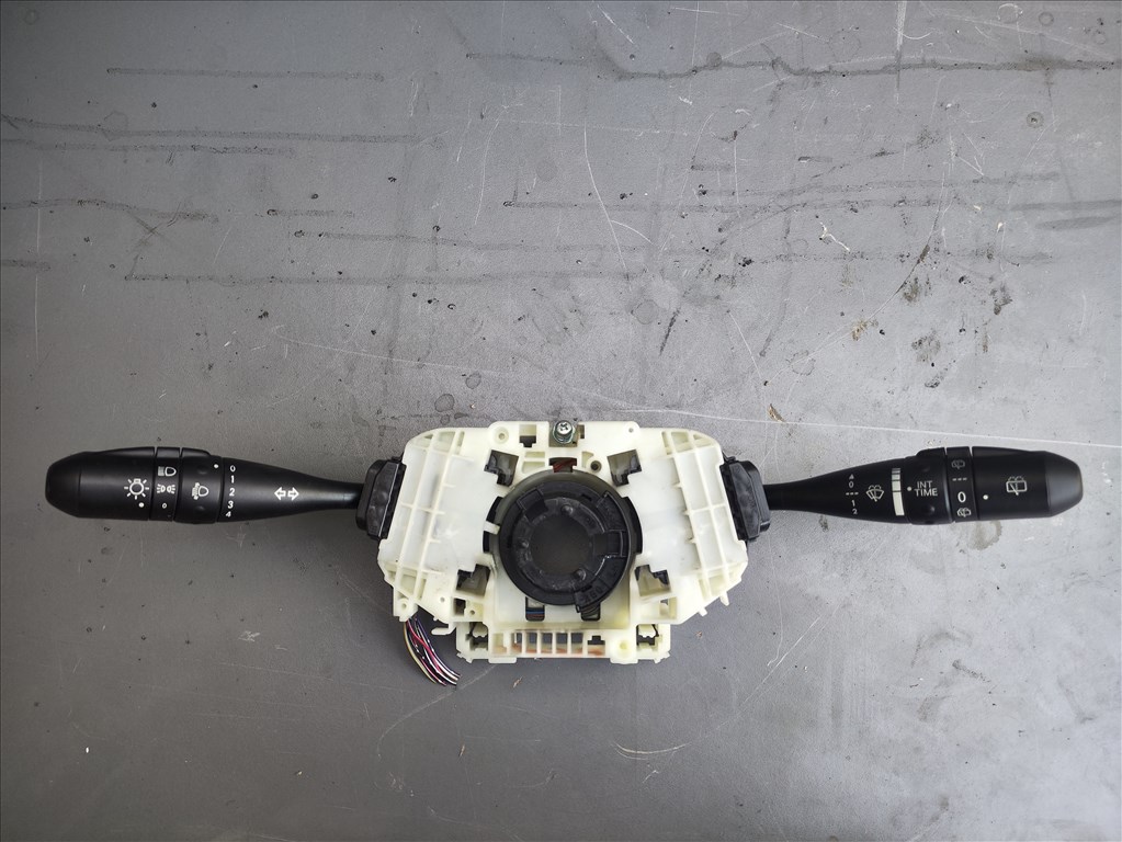 Mitsubishi Colt VI kormánykapcsoló  mr986420 1. kép