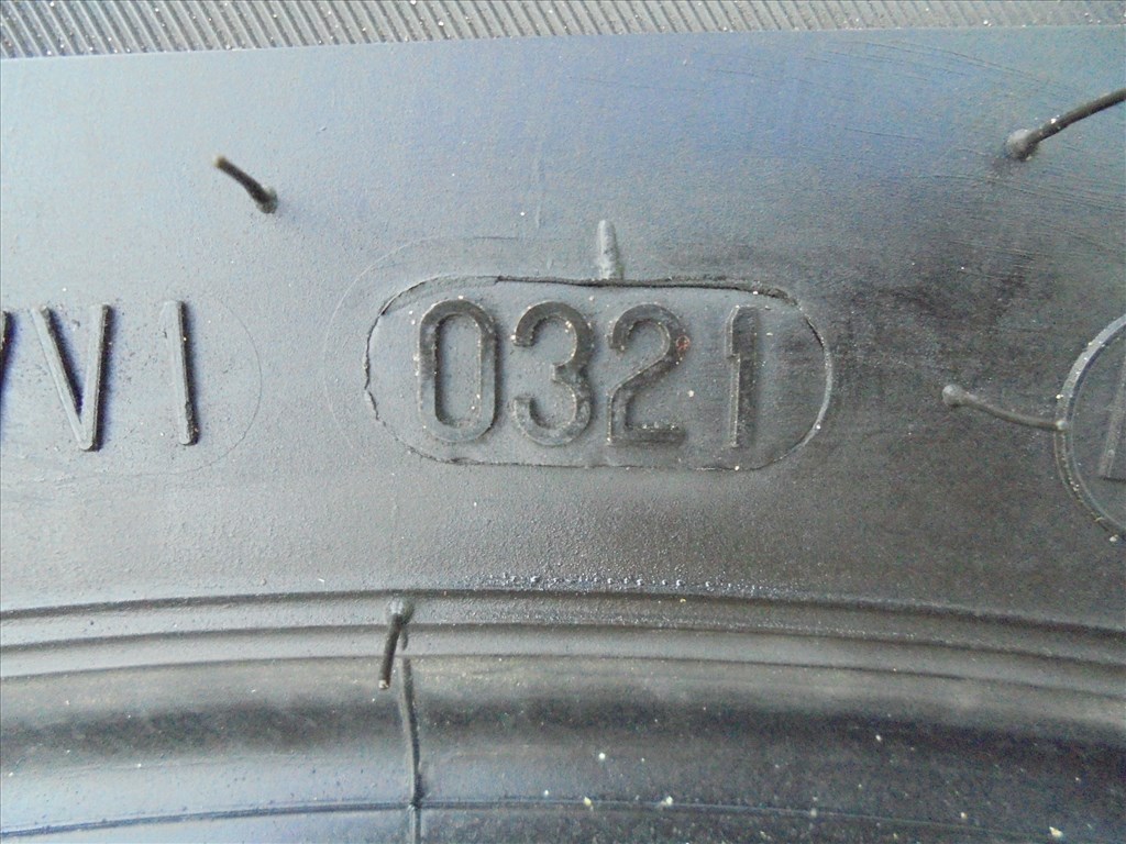 235/50 R 19-es 2021-es Continental szinte új nyári gumi eladó 5. kép