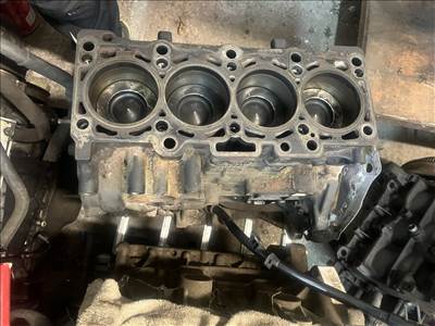 Audi, VW, Skoda, Seat 1.6 cr tdi CAY kódú motor blokk 
