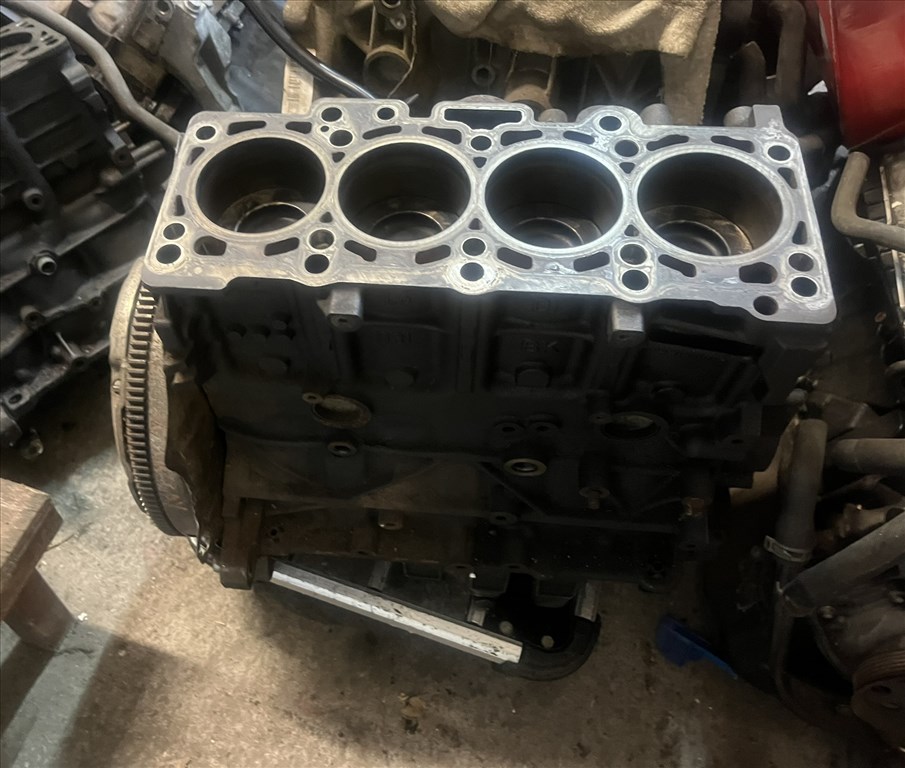 Audi, VW, Skoda, Seat 1.6 cr tdi CAY kódú motor blokk  2. kép