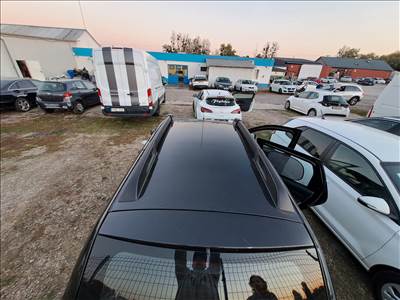 Bontásra: Dacia Duster I. 2015 (2013-2017) Facelift1.5 Dci diesel, 66kW. tetősín uu1hsdcl653207960 k9k-612-r330433