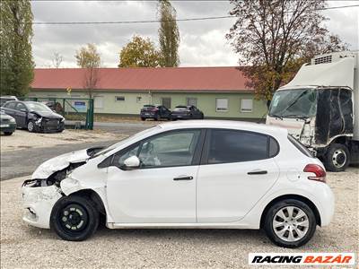 Bontásra:  Peugeot 208 I bal hátsó ajtó kompletten vf3crbhw6gt100219 psabh021jbha3145549