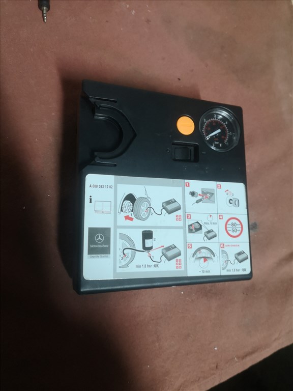 Mercedes C w204 Tirefit készlet emelő+el.pumpa+kerékulcs+vonószem stb. KOMPLETT SZETT! 2. kép