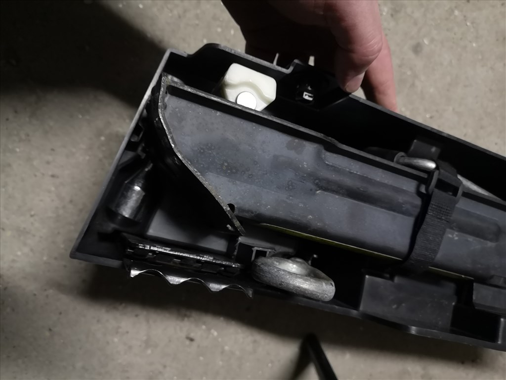 Mercedes C w204 Tirefit készlet emelő+el.pumpa+kerékulcs+vonószem stb. KOMPLETT SZETT! 4. kép