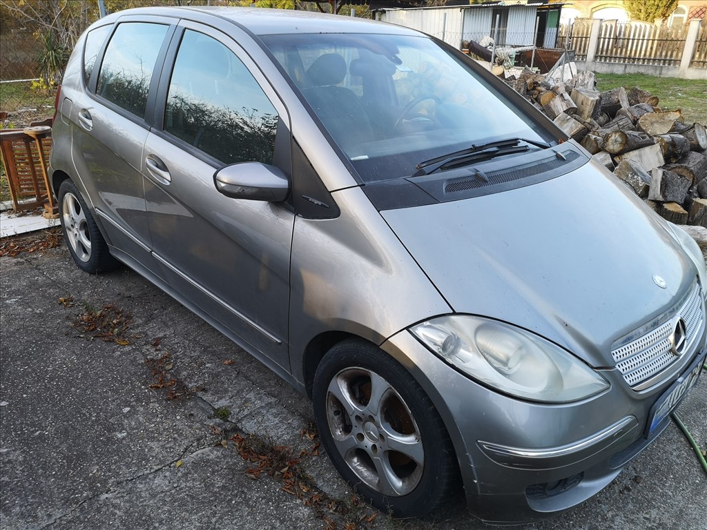 Mercedes C w204 Tirefit készlet emelő+el.pumpa+kerékulcs+vonószem stb. KOMPLETT SZETT! 8. kép