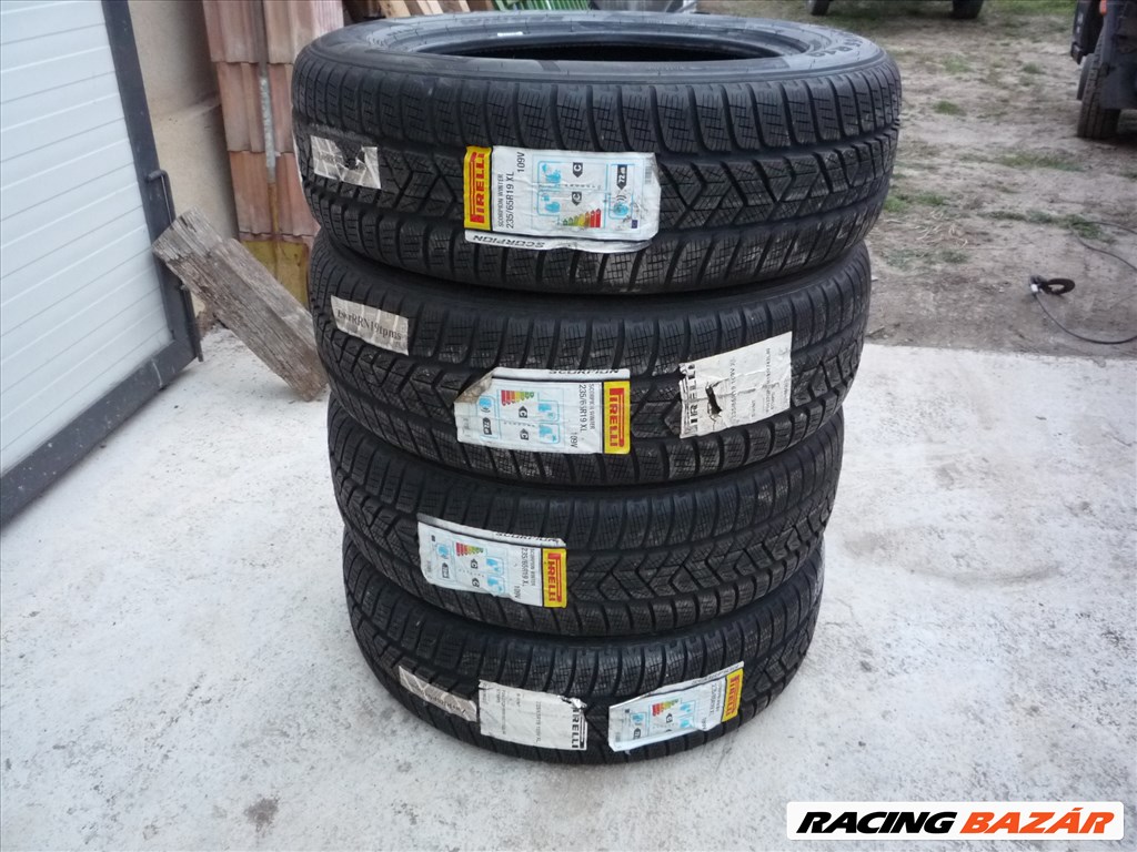 235/65R19 Teljesen Új Pirelli téli gumi garnitúra eladó! 1. kép