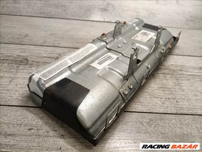 Volkswagen Golf VII 1.6 TDI - Térdlégzsák 