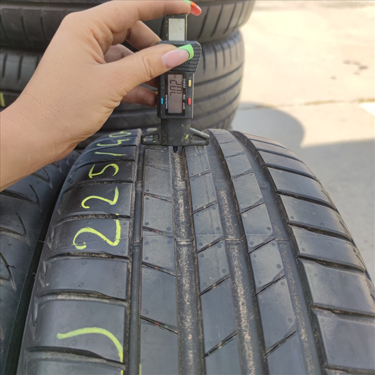 225/40 R19 Bridgestone nyári gumi 140000ft a 4db/182/ 4. kép