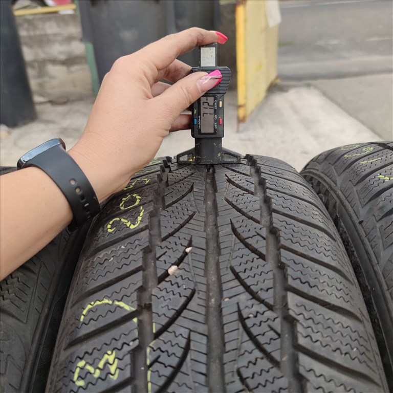  205/60 R16 Sportiva téli gumi 58000ft a 4db/233/ 3. kép