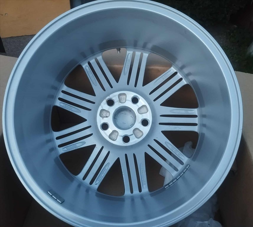 5x114,3 18 Toyota gyári alufelni r18 " Lexus 4. kép