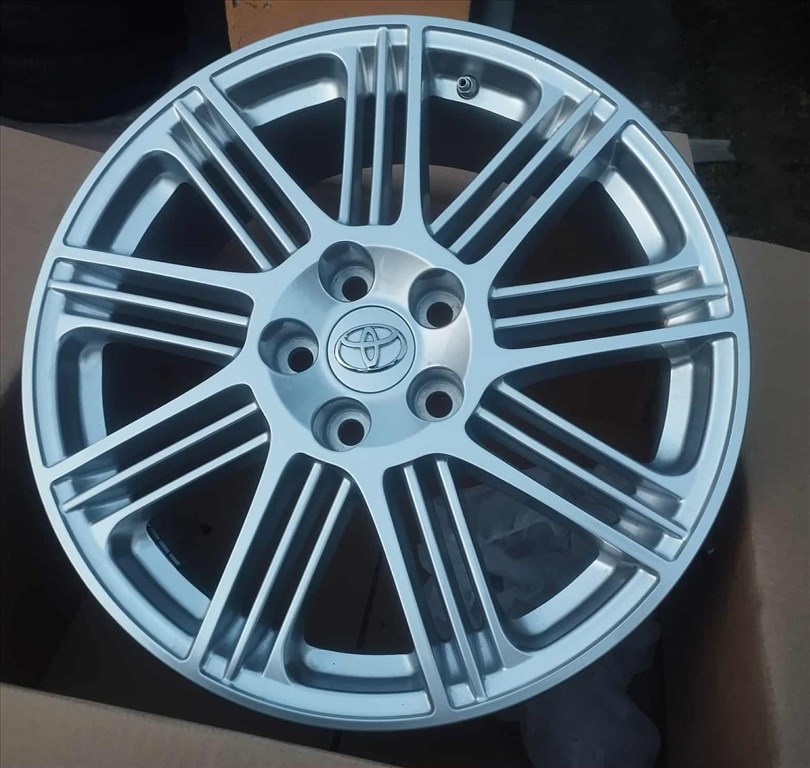 5x114,3 18 Toyota gyári alufelni r18 " Lexus 1. kép