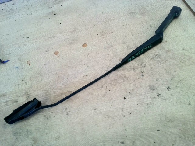 NISSAN MICRA K11 00.08-02.12 Ablaktörlő kar jobb első 1. kép