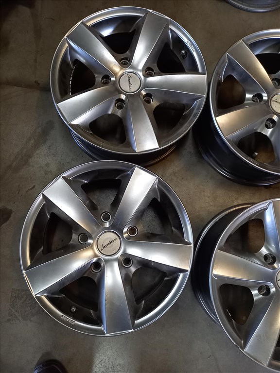  Kia sorento 5x139.7 lyukosztású 7JJ 18" új Dezent alufelni Exx 2. kép