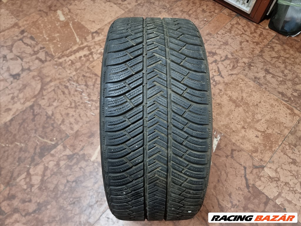 235/40R19 Michelin téli gumi 1 db eladó! 1. kép