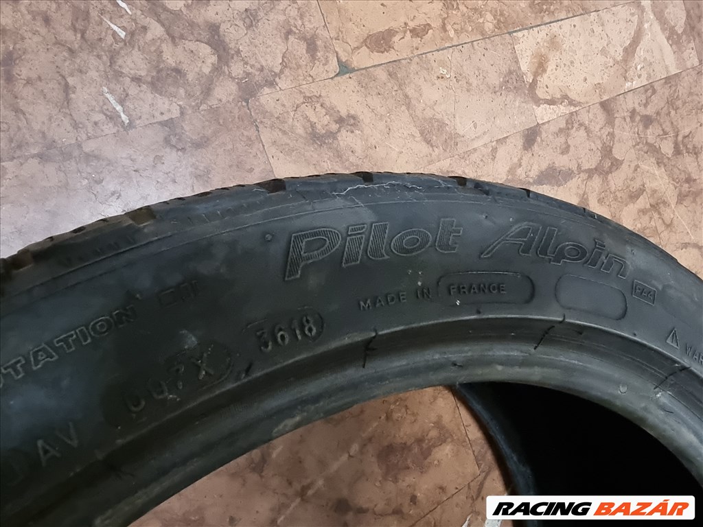 235/40R19 Michelin téli gumi 1 db eladó! 5. kép