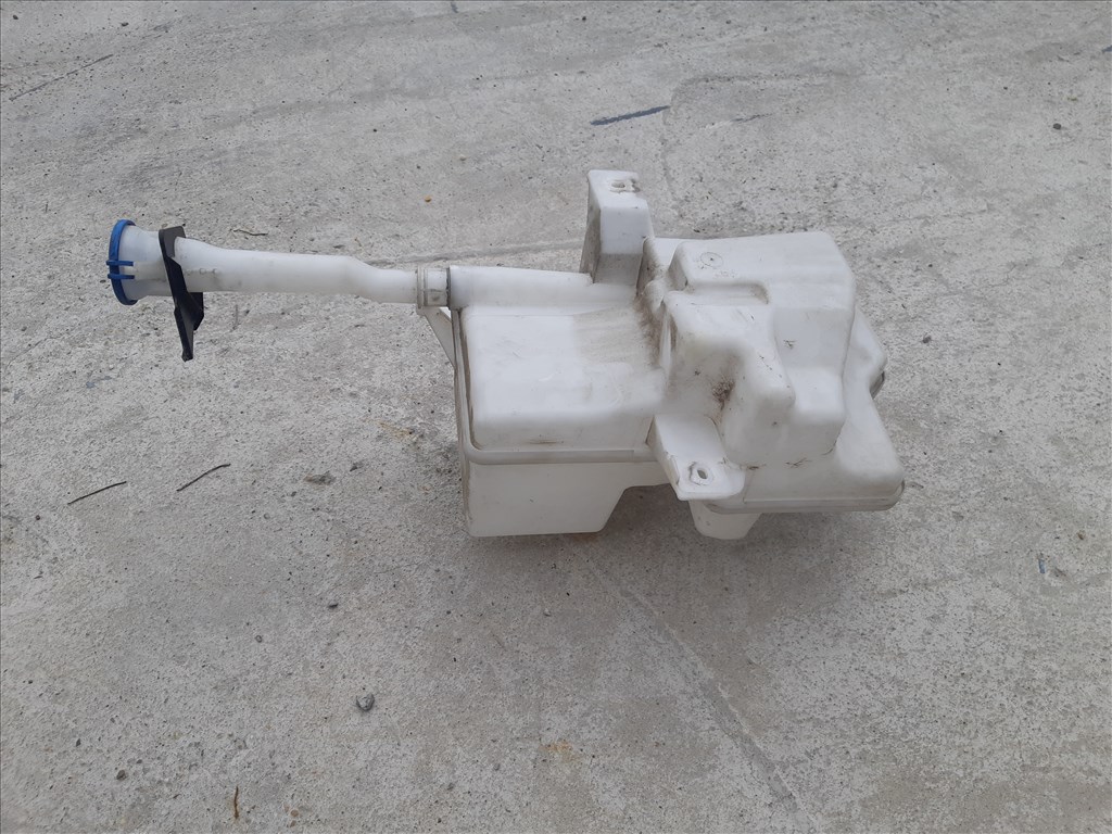 Bontásra: Volvo V40 ablakmosó folyadék tartály motorjával 31276094 yv1mv8431f2223368 3. kép