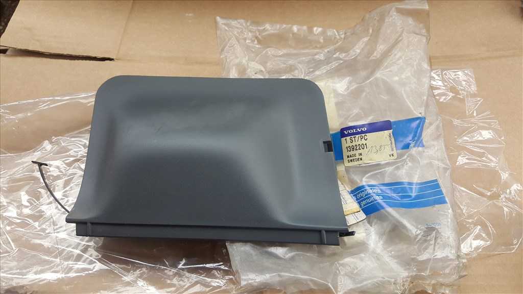 Volvo 1392201 700 900 vonószem takaró 1. kép
