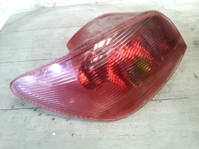 PEUGEOT 307 01-05 Bal hátsó lámpa 1. kép