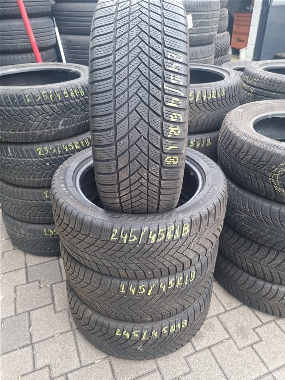  245/4518" újszerű Matador Nordicca  téli gumi 4db  3. kép