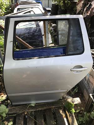 Skoda Octavia II Kombi --- bal hátsó ajtó (javított)
