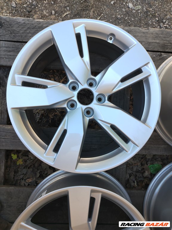  Audi Q5/Skoda Kodiaq/Enyaq  19" (gyári felni) alufelni 3. kép