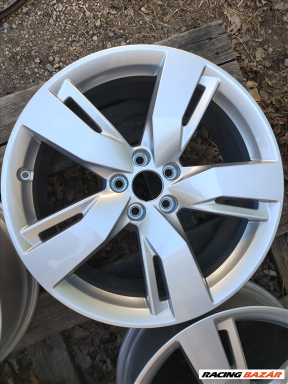  Audi Q5/Skoda Kodiaq/Enyaq  19" (gyári felni) alufelni 4. kép