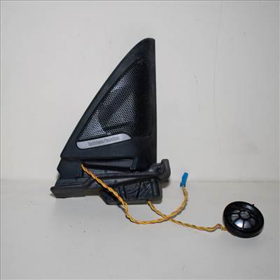 BMW 1er F20-F21 LCI, 2er F22-F23-F45-F46-F87 LCI, 3er F30-F31-F34-G20-G21-G28 LCI, 4er F32-F33-F36-F82-F83-G26 LCI, 6er F06-F12-F13 LCI, i3 I01 LCI, i4 G26 LCI, X1 F48 LCI, X2 F39, MINI F56-F57-R61 LCI Harman/Kardon csipogó kerettel