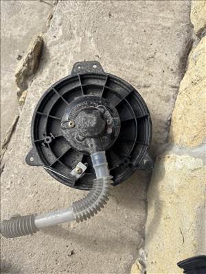 Mazda 323 coupe belso ventilátor motor  be55ma04 8940000