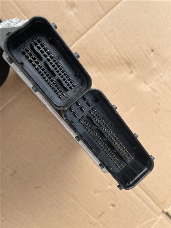 Volkswagen Passat B6 2.0 CR TDi Bontott Elektronika , Vezérlőelektronika , Motorelektronika 4. kép