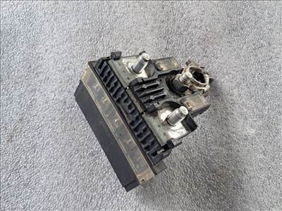 Nissan Qashqai (J10) akkumulátor saru elektronikával