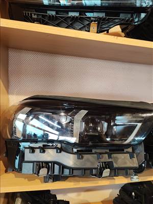 BMW G60 G61 jobbos LED fényszóró összes modullal  5a798e6