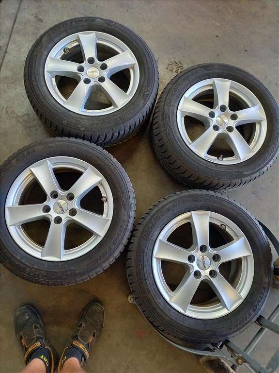 Hyundai Ioniq 5x114.3-as 6.5x16" újszerű Dezent alufelni 205/60R16 újszerű Toyo Tires téli gumi sxx1 1. kép